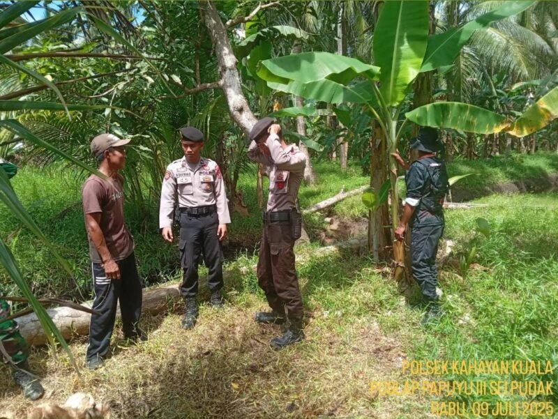 Giat Poslap Desa Sei Pudak, Personel Polsek Kahayan Kuala sambangi warga dan Memberikan himbauan Tentang Larangan Membakar hutan dan lahan