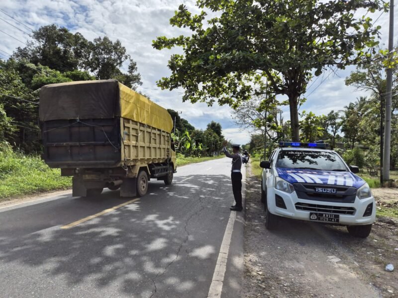 Personel Satlantas Polres Pulang Pisau, Menggelar Patroli Daerah Rawan Laka dan Rawan Pelanggaran Lalu Lintas