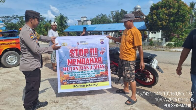 Menyambangi Warga Masyarakat, Bhabinkamtibmas Polsek Maliku Sampaikan Sosialisasi Larangan Membakar Hutan dan Lahan