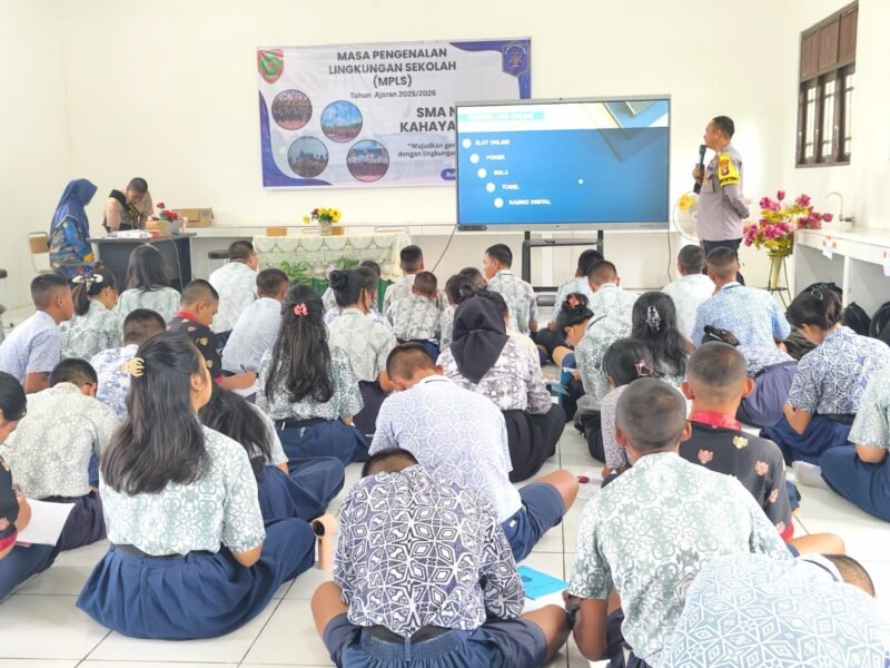 Bhabinkamtibmas Polsek Kahayan, Tengah Jadi Narasumber MPLS: Bahas Kenakalan Remaja, Narkoba, Bullying, dan Judi Online