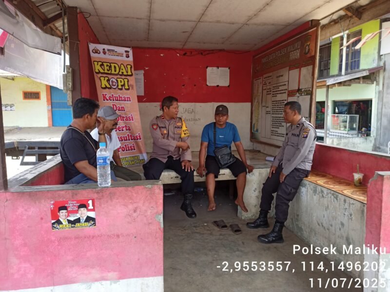 Melaksanakan Kegiatan Jumat Curhat, 