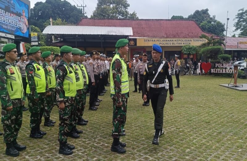 Sinergi TNI-POLRI Dalam Apel Gelar Pasukan Operasi Patuh Semeru 2025 Polres Blitar Kota