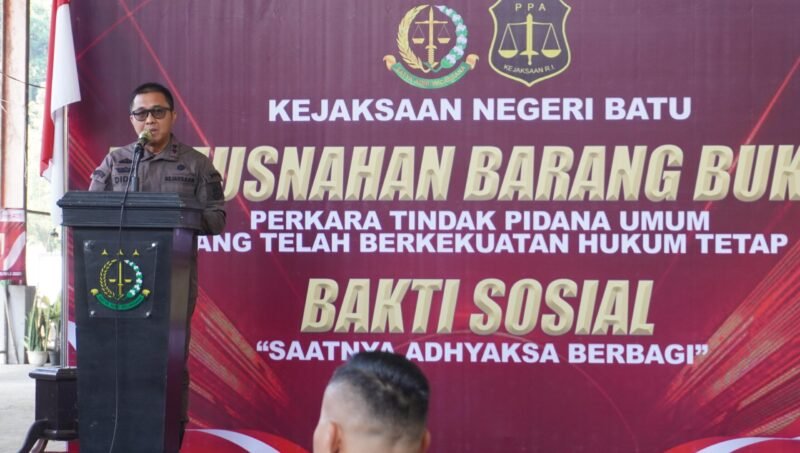 Kepala Kejaksaan Negeri Batu, Didik Adyotomo,SH.MH.CSSL, Pimpin Pelaksanaan Pemusnahan arang baukti sudah Incracht.