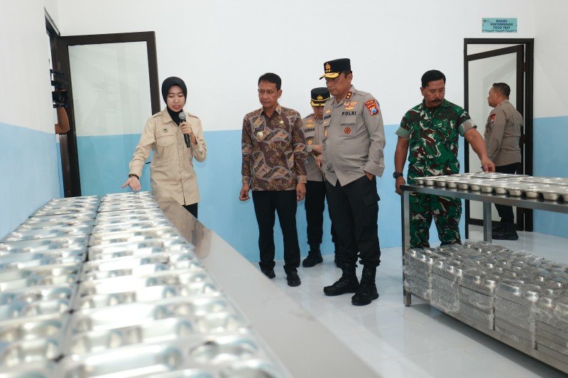 Kapolda Jatim Resmikan, SPPG Polres Bojonegoro, Dukung Program Nasional MBG