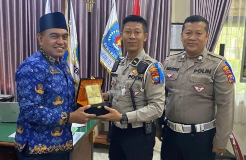 Satlantas Polrestabes, Surabaya di SMAN 15 Penuh Kontribusi Positif