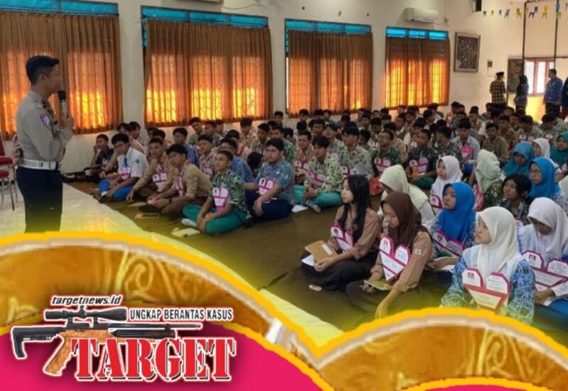 Giat BINLU-MPLS, Satlantas Polrestabes Surabaya di SMAN 15 Penuh Kontribusi Positif