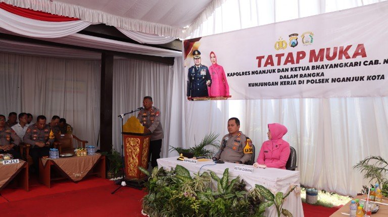 Kapolres Nganjuk Cek Langsung Kinerja Polsek, Tes Urin Mendadak Tutup Kunjungan