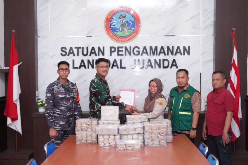 Satgaspam TNI AL Berhasi Amankan Sarang Burung Walet Senilai Rp 46 Juta dj Bandara Juanda
