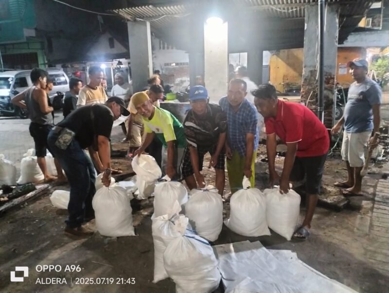 Pemuda-Pemudi RW 2 Simolawang, Bentuk Karang Taruna Baru, Langsung Tancap Gas Gelar Kerja Bakti Jelang 17 Agustus