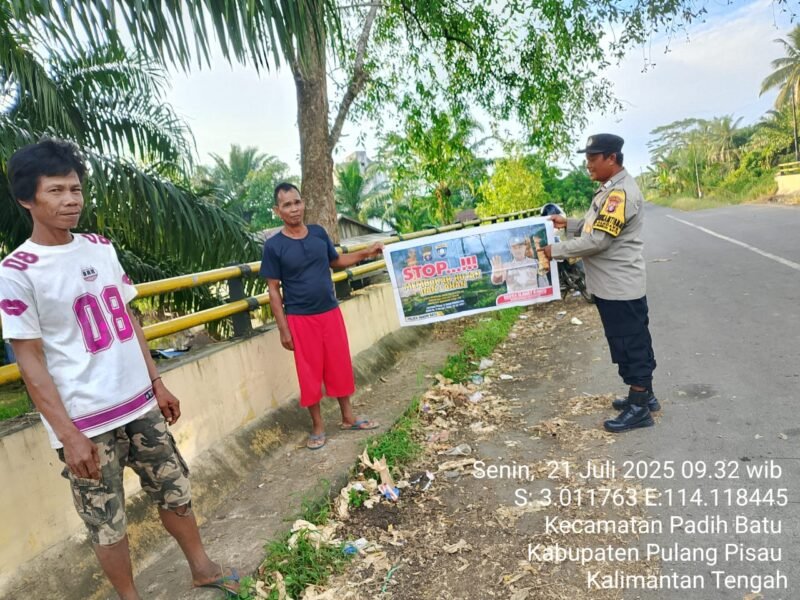 Sampaikan larangan Karhutla kepada masyarakat, saat laks Patroli Dialogis