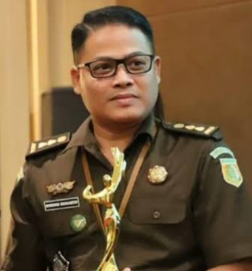 Kasi Penkum Kejati Jatim: Sidang Terdakwa Advokat Guntual & Tutik Molor Akibat Nunggu Fatwa MA