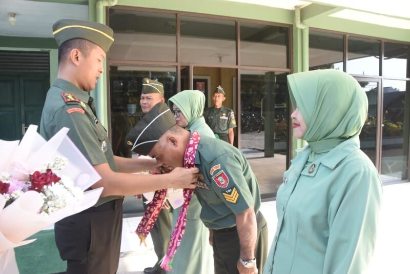 Kodim 1002/HST Laksanakan Tradisi Satuan: Pamit, Pindah, dan Sambut Prajurit Baru