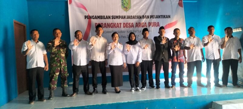 Babinsa Arga Pura Hadiri Pelantikan Dan Pengambilan Sumpah Perangkat Desa