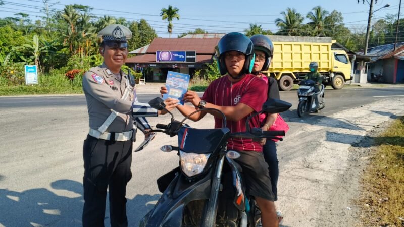Pembagian Brosur, Kamseltibcarlantas kepada Pengguna Jalan