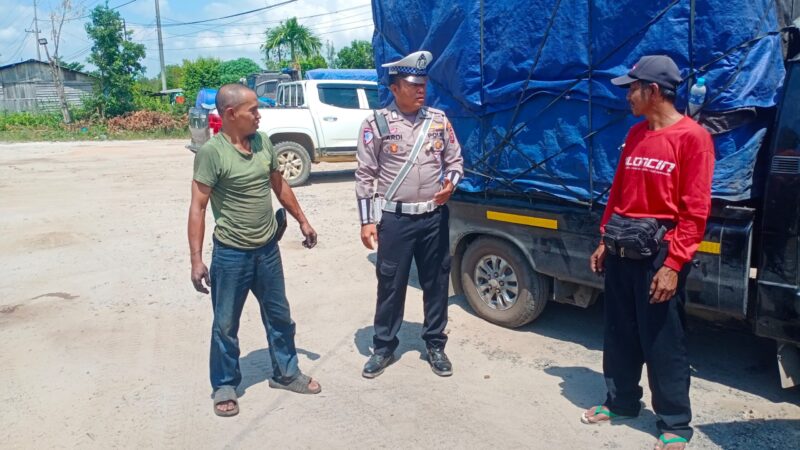 Satlantas Polres Pulang Pisau sosialisasi ke sopir truk cegah Over Dimensi dan Over Load