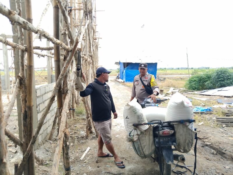 Bhabinkamtibmas sambang dan memberikan himbauan kamtibmas Kepada warga Desa Gadabung