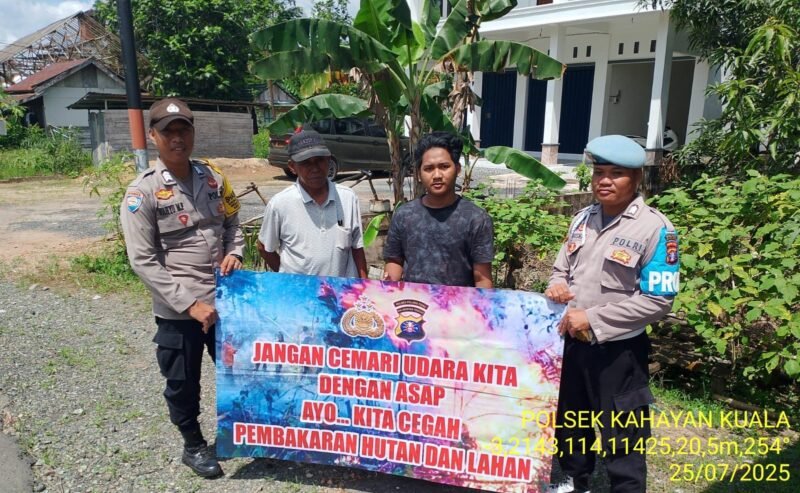 Personel Polsek Kahayan Kuala sambangi warga dan Memberikan himbauan Tentang Larangan Membakar hutan dan lahan