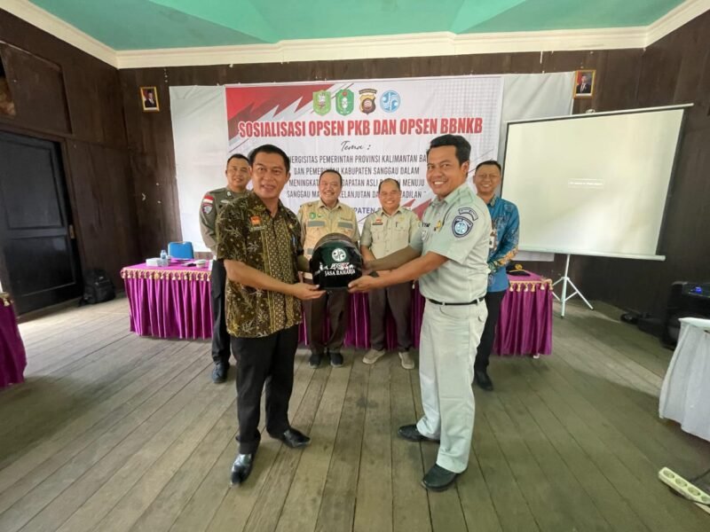 Dekatkan Layanan ke Pelosok, Jasa Raharja Cabang Cabang Sintang bersama Samsat Gokatan Hadir di Tayan Hulu, Sosialisasikan Opsen Pajak & Program Pembebasan Denda