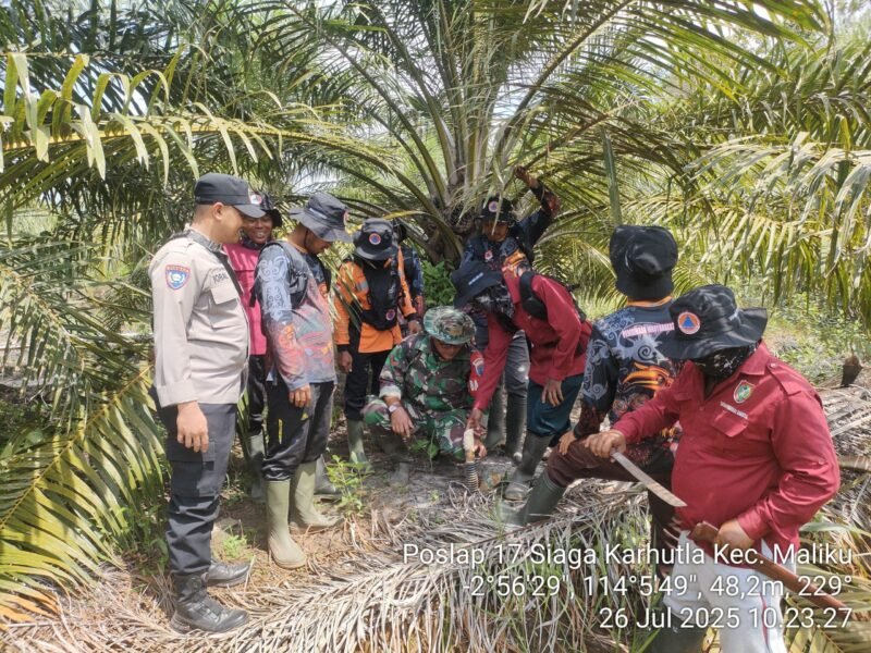 Pengecekan Kondisi Sumur Bor dalam Kegiatan Patroli Daerah Rawan Karhutla Wilkum Polsek Maliku
