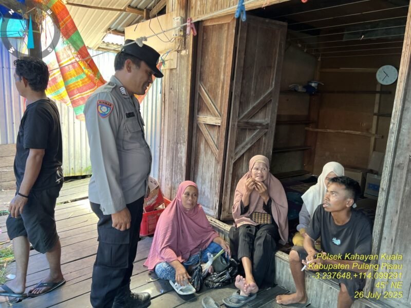 Personel Polsek Kahayan Kuala menyampaikan pesan Kamtibmas, dan Himbauan kamtibmas dan mendukung Program pemerintah terkait ketahanan pangan