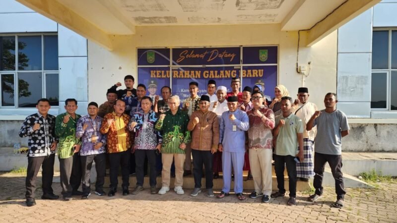 Bupati Tanjab Barat kunjungan kerja kelurahan Galang baru kecamatan Galang kota Batam, Dorong Sinergi Pendidikan dan Pengabdian Masyarakat