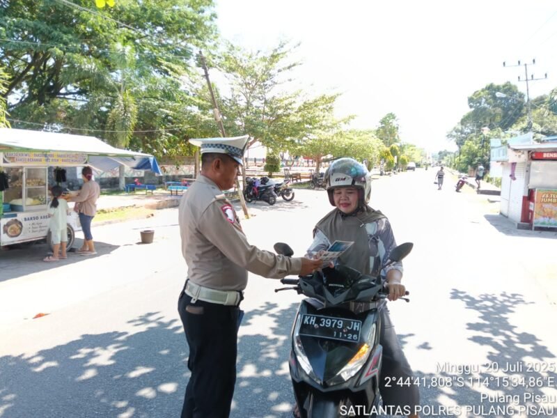 Pembagian Brosur, Kamseltibcarlantas kepada Pengguna Jalan