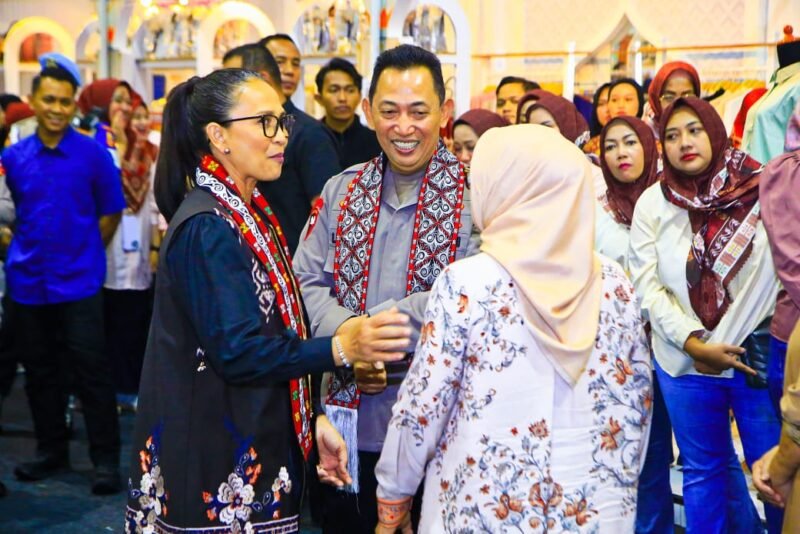 Kapolri Tinjau Bazar Kreasi Bhayangkari Nusantara 2025, Dorong Pertumbuhan UMKM
