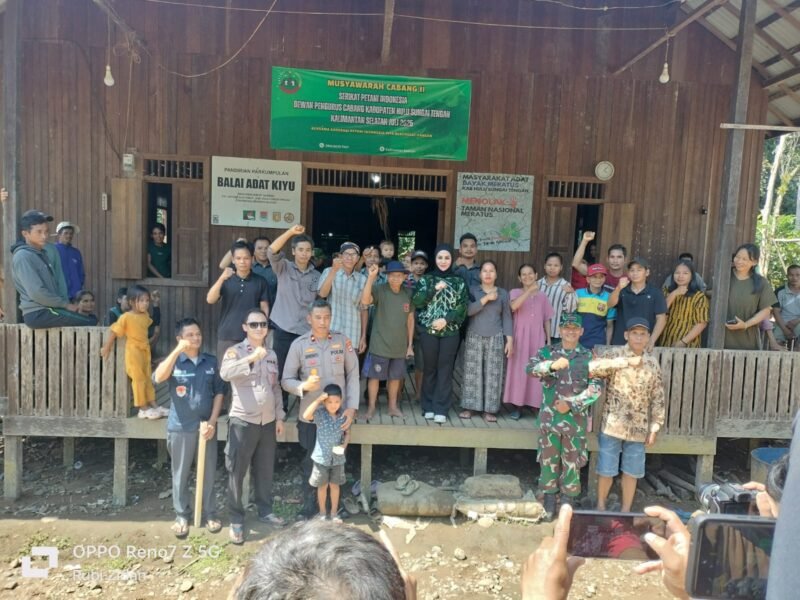 Plh. Danramil 1002-01/Batang Alai Selatan Hadiri Aruh Adat Pasca Panen di Desa Kiyu