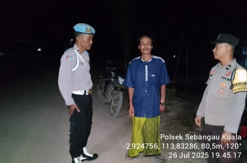 Polsek Sebangau Kuala Aktif Sambangi Warga di malam hari