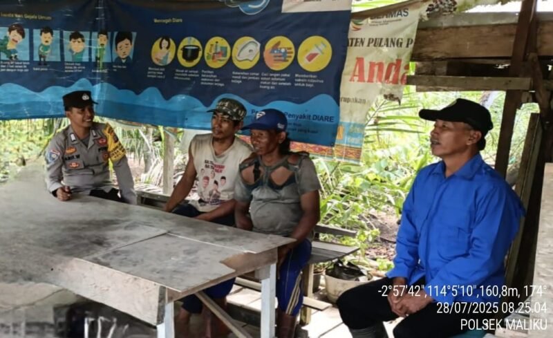Bhabinkamtibmas Polsek Maliku Laksanakan Sambang Kamtibmas Sampaikan Himbauan Waspda Penipuan Online