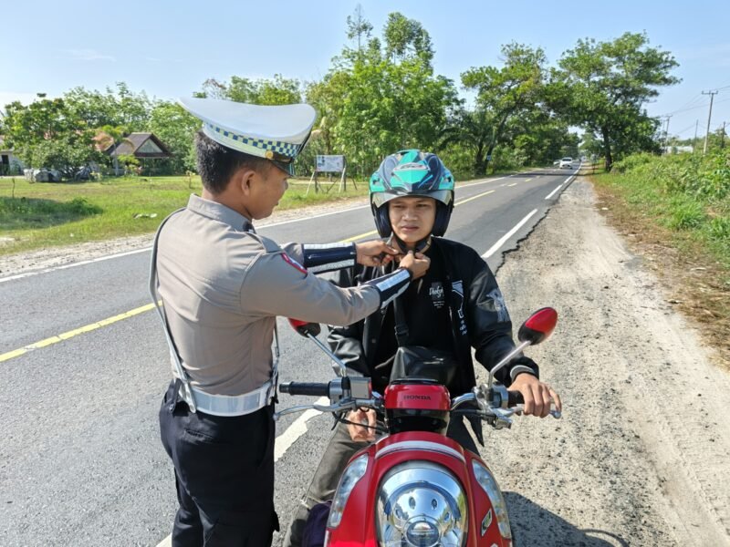 Satlantas Polres Pulang Pisau Sosialisasi, Penggunaan Helm dengan Benar
