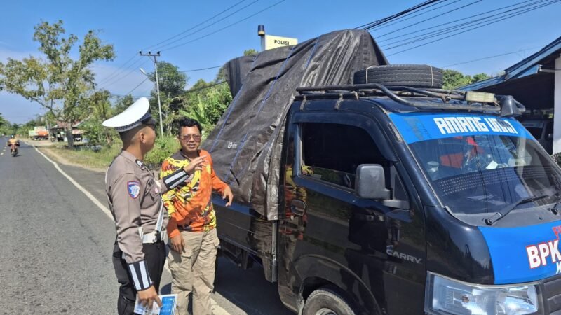 Satlantas Polres Pulang Pisau Tegur Pengemudi Kendaraan Kelebihan Muatan