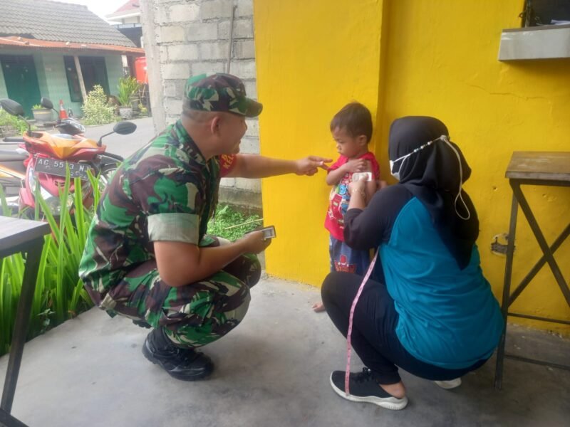 Babinsa Tlumpu Dampingi Posyandu Srikandi, Wujudkan Generasi Sehat, Bebas Stunting