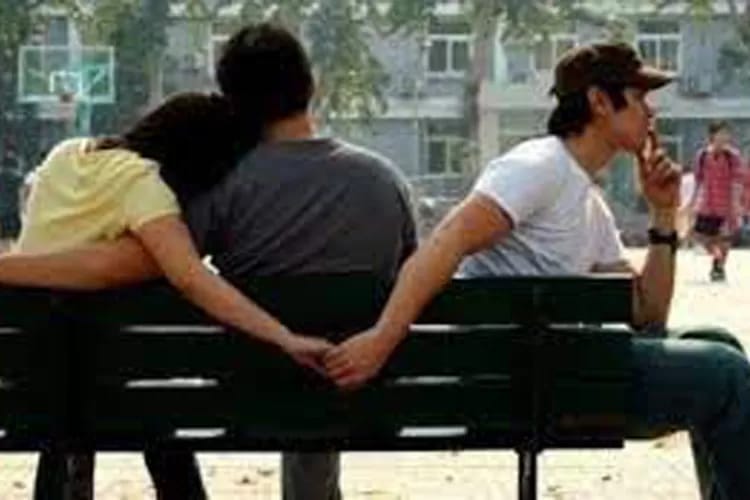 Pacaran Baru 1 Bulan Ketahuan Selingkuh Lalu Diancam Disebarkan Foto Dan Video Syurnya, Mahasiswi di Palangka Curhat ke Cak Sam, Oknum Pelayan Warung Makan Dibina Dan Dimediasi Virtual