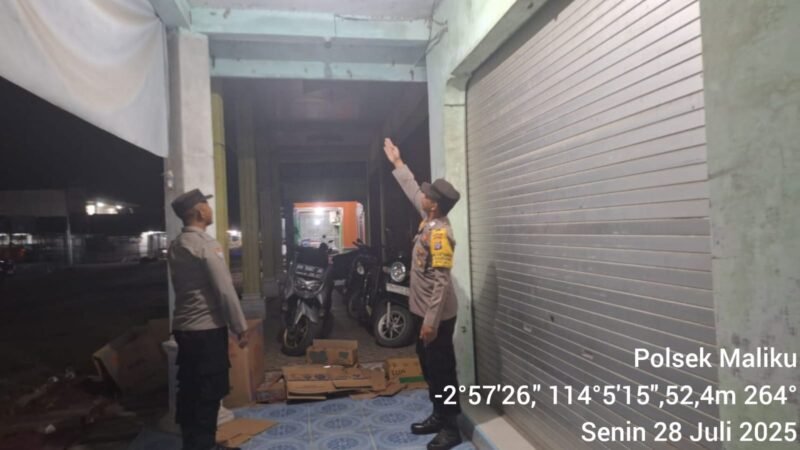 Kegiatan Patroli Malam dilingkungan Pertokoan Wilkum Polsek Maliku