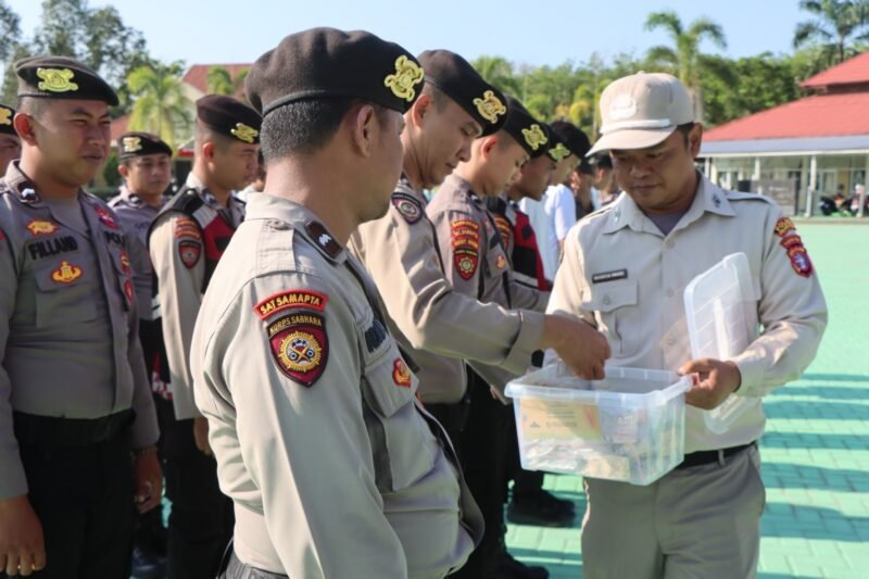 Tingkatkan Imun Personel Hadapi Musim Kemarau, Sidokkes Polres Pulang Pisau Berikan Vitamin