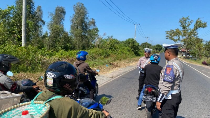 Unit Kamsel Sampaikan Himbauan Kamseltibcarlantas