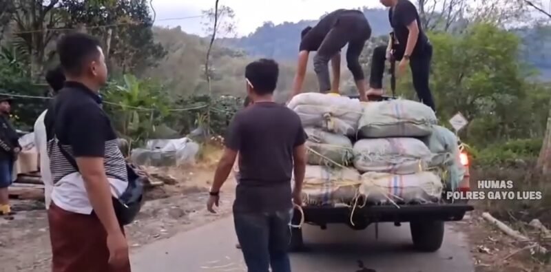Polres Gayo Lues Temukan 14 Karung Ganja Kering Siap Edar di Pinggir Sungai