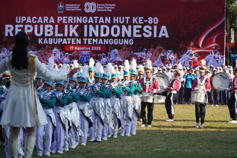 Alun-Alun Temanggung Bergemuruh, Upacara Penurunan Bendera HUT ke-80 RI Penuh Semangat Kebangsaan