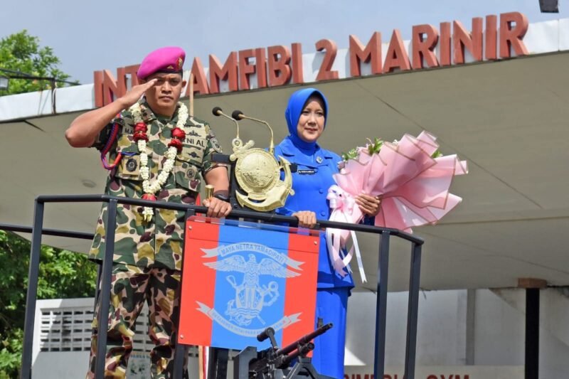 TRADISI PENYAMBUTAN KOMANDAN DETASEMEN INTAI PARA AMFIBI 2 MARINIR