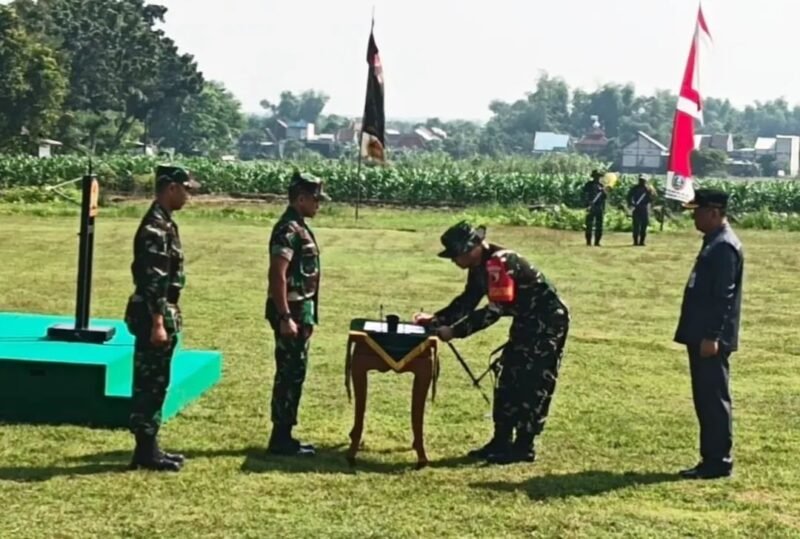 Prajurit Yonzeni 2 Mar Ikuti Upacara Penutupan TMMD ke-125 di Kab. Jombang