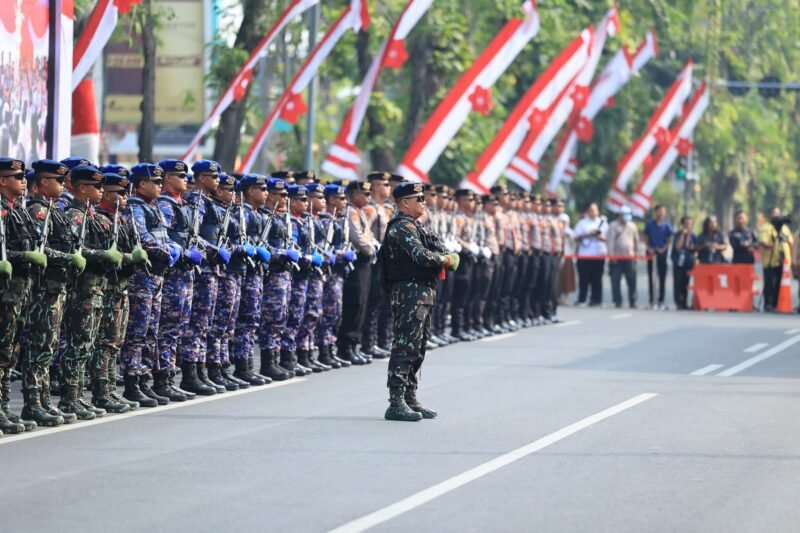 Komandan Pasmar 2 Hadiri Peringatan Hari Juang Polri 2025 di Surabaya