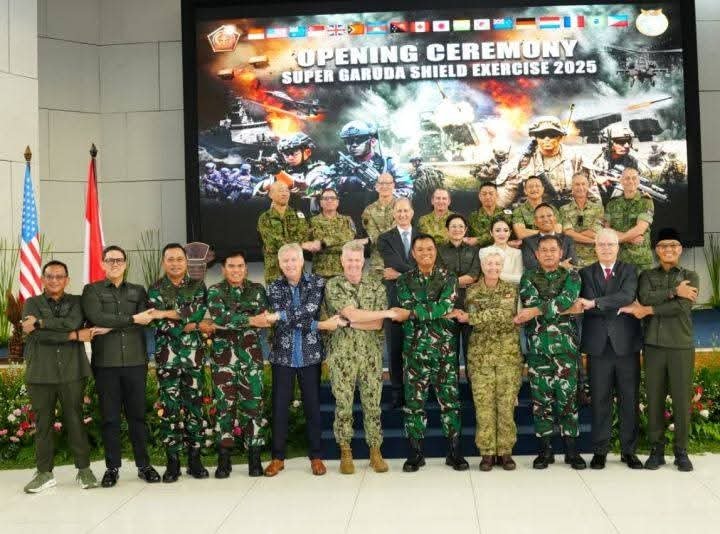 Latihan Militer Gabungan Indonesia-AS Libatkan Ribuan Personel dari 13 Negara
26/08/2025