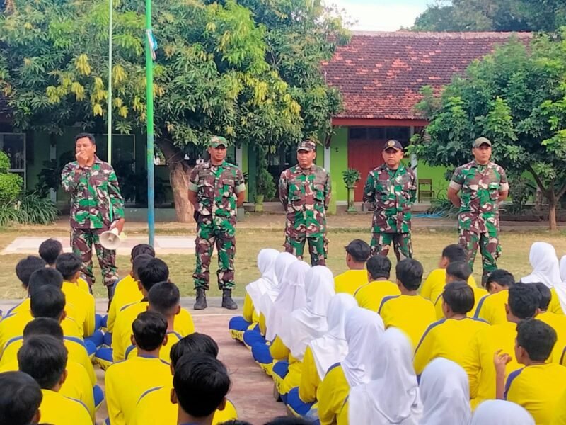 SMAN 3 KOTA PROBOLINGGO GANDENG TNI LATIH KEPEMIMPINAN DAN KEDISIPLINAN SISWA