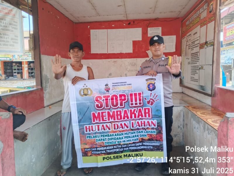 Sambang di Desa Binaan Bhabinkamtibmas Polsek Maliku Sampaikan Sosialisasi Larangan Karhutla