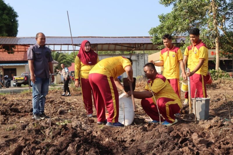 Jum’at Produktif, Polres Pulang Pisau Tunjukkan Aksi Nyata Dukung Ketahanan Pangan