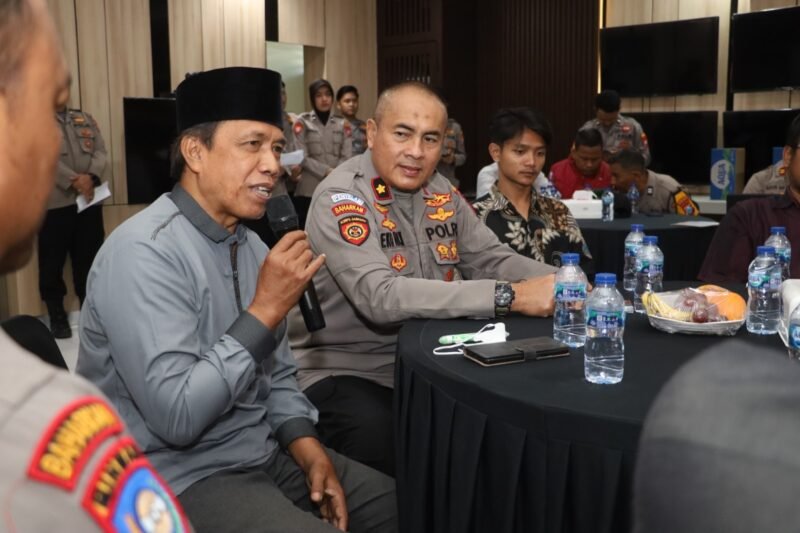 Jalin Sinergi, Polres Pelabuhan Tanjung Perak Ajak Tiga Pilar Masyarakat dalam Jum'at Curhat untuk Jaga Kamtibmas