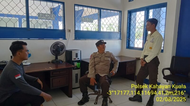 Personel Polsek Kahayan Kuala menyampaikan pesan Kamtibmas, dan Himbauan kamtibmas dan mendukung Program pemerintah terkait ketahanan pangan