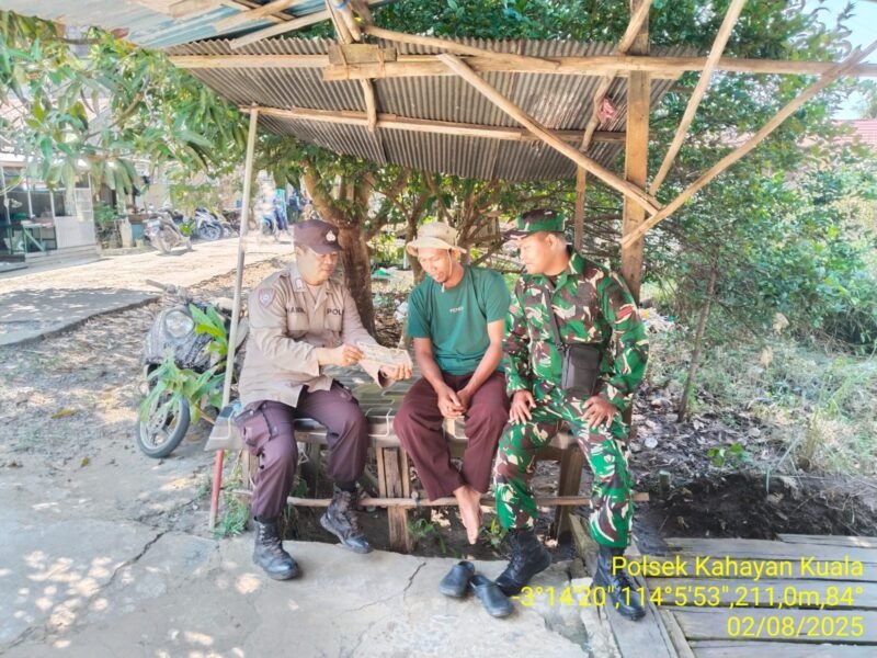 Personel Polsek Kahayan Kuala menyampaikan pesan Kamtibmas, dan Himbauan kamtibmas dan mendukung Program pemerintah terkait ketahanan pangan.