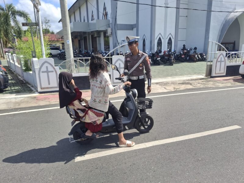 Tingkatkan Kesadaran Dalam Berkendara, Lalu Lintas Polres Pulang Pisau Himbau Para Pengendara Sepeda Listrik.